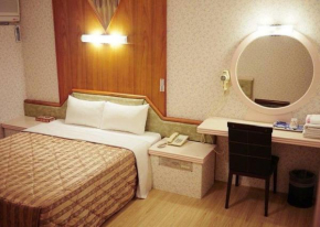 Отель Green Yard Business Hotel  Мяоли